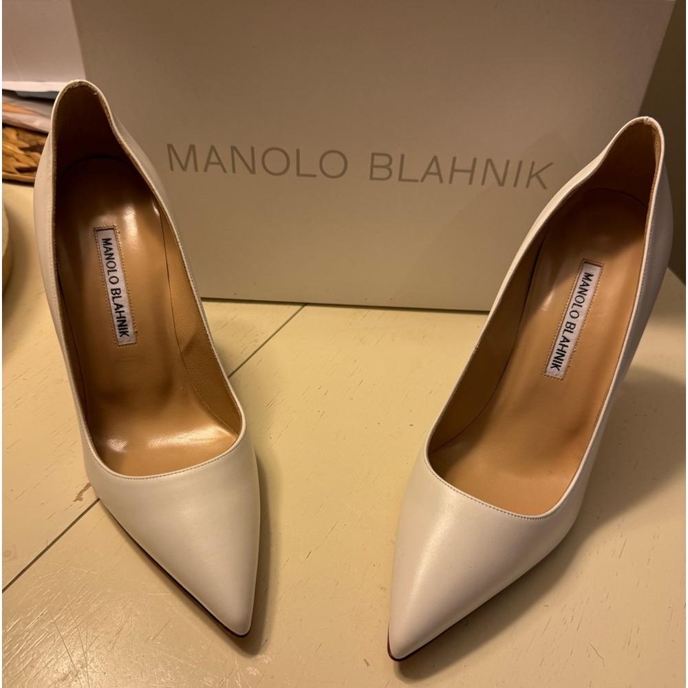 MANOLO BLAHNIK~BB Pointed Toe Pump~Women’s